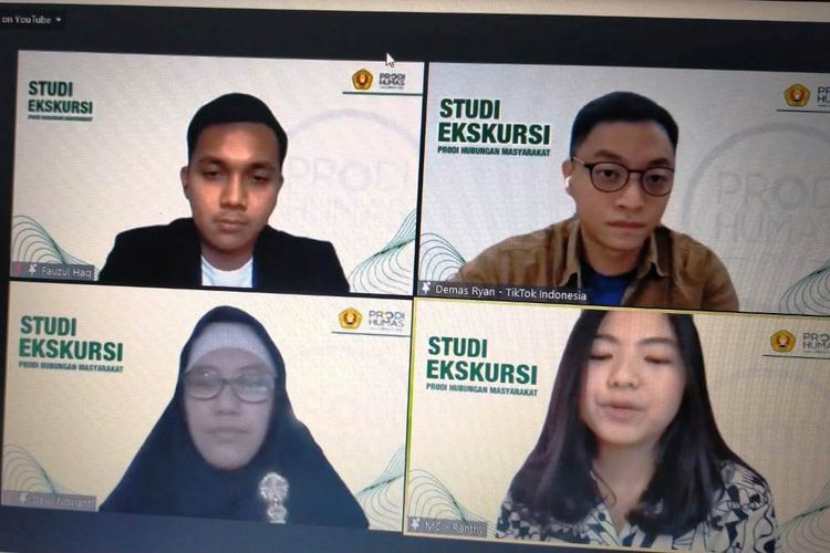 Webinar gelaran Prodi Hubungan Masyarakat UPN ?Veteran? Yogyakarta (UPN Jogja) yang menghadirkan Small Medium Business Account Manager of TikTok Indonesia, Demas Ryan (kanan atas).