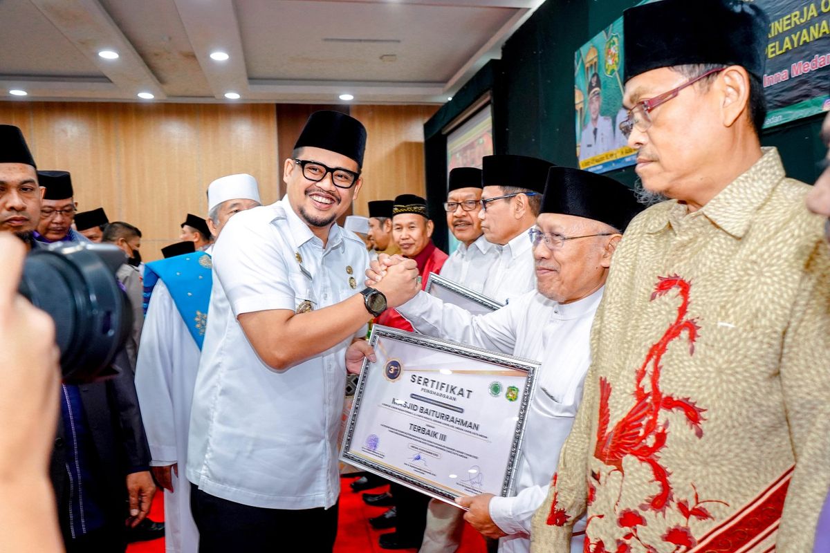 Wali Kota Medan Bobby Nasution saat menghadiri Rapat Evaluasi Akhir Tahun 2022 MUI Kota Medan di Grand Inna Hotel, Jalan Balai Kota Medan, Rabu (16/11/2022).
