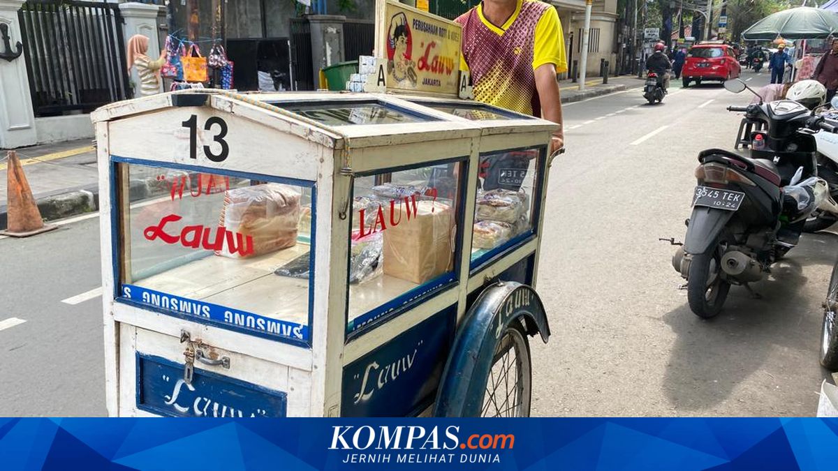 Roti Lauw yang Legendaris dengan Gerobak Khasnya, Tetap Eksis di Cikini ...