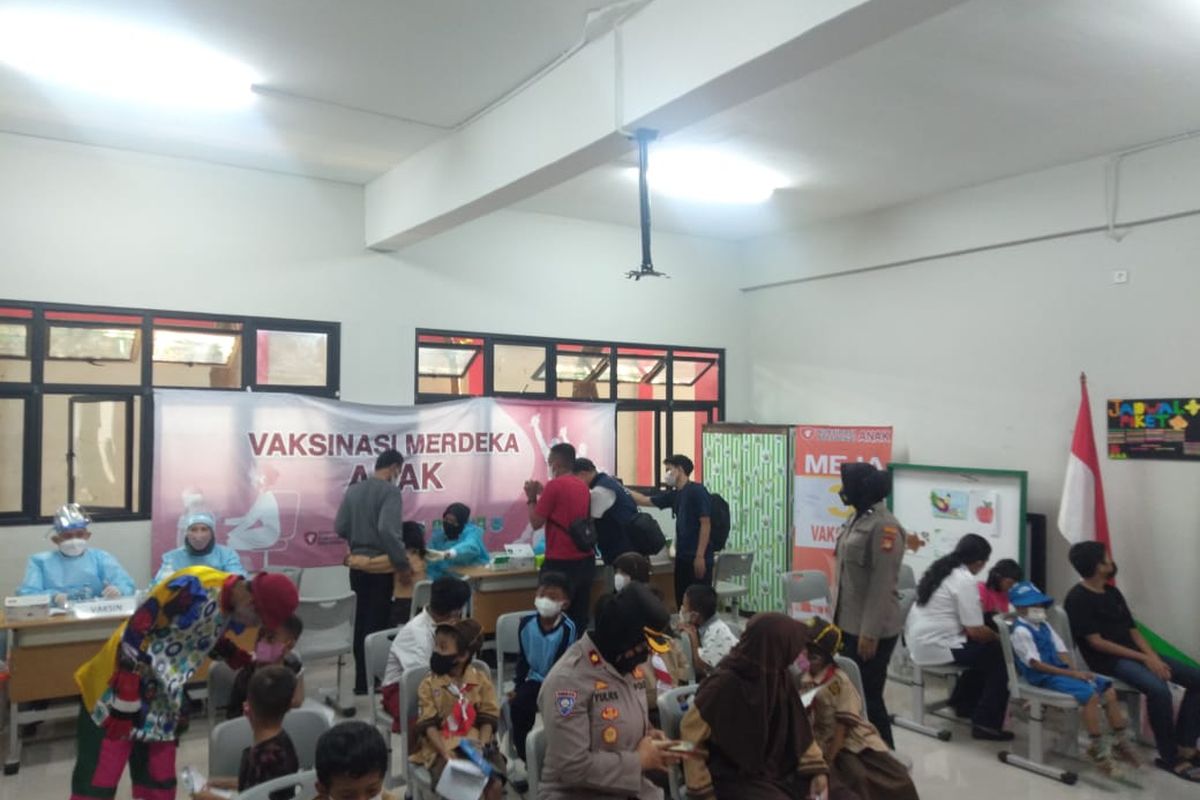 Pantauan suasana vaksinasi merdeka anak DI SDN 01 Mangga Besar Selatan, Rabu (5/1/2022).