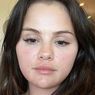 Respons Album Miley Cyrus, Selena Gomez Unggah Selfie Tanpa Makeup 
