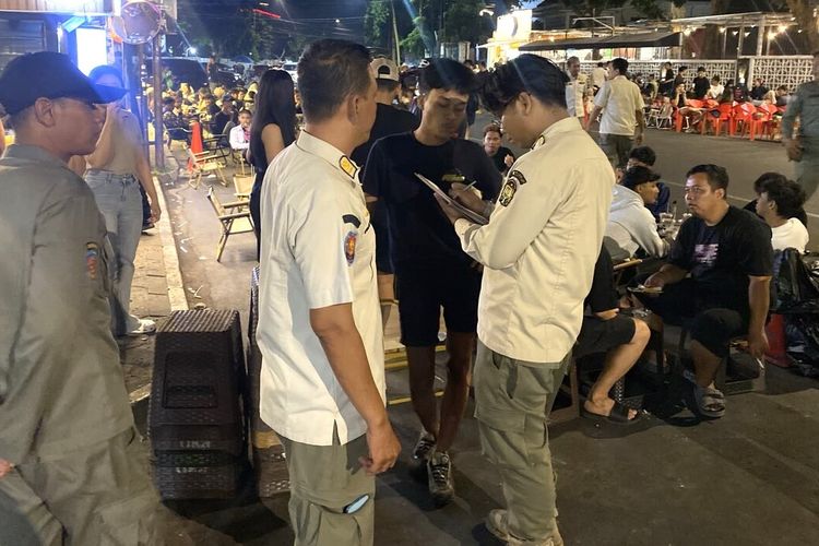 Satpol PP Kota Yogyakarta Kembali Tertibkan Street Coffee Kotabaru, Ditipiring hingga Rp 1,5 Juta