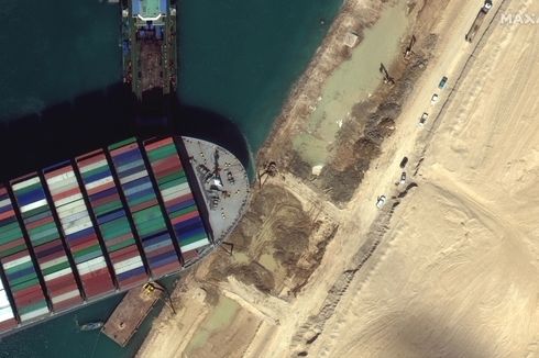 Kapal Kontainer Ever Given Sumbat Terusan Suez, Ini Gambaran Kerugian Besarnya