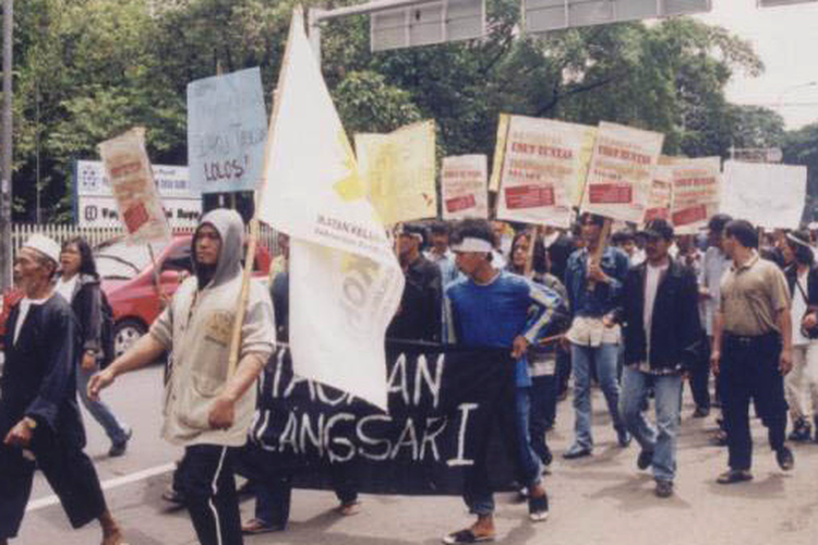 Aksi demonstrasi terkait peristiwa Talangsari ke Komnas HAM pada 2007