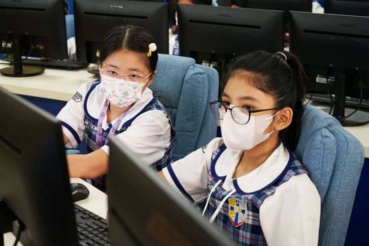 Peserta didik Stella Maris School sudah diajarkan pemanfaatan teknologi dalam kegiatan belajar sehari-hari sejak dini.