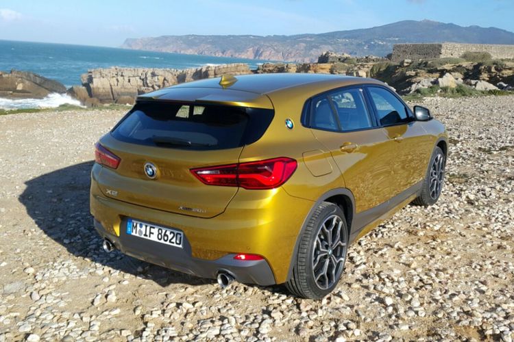 Tampilan belakang BMW X2 M Sport yang memikat