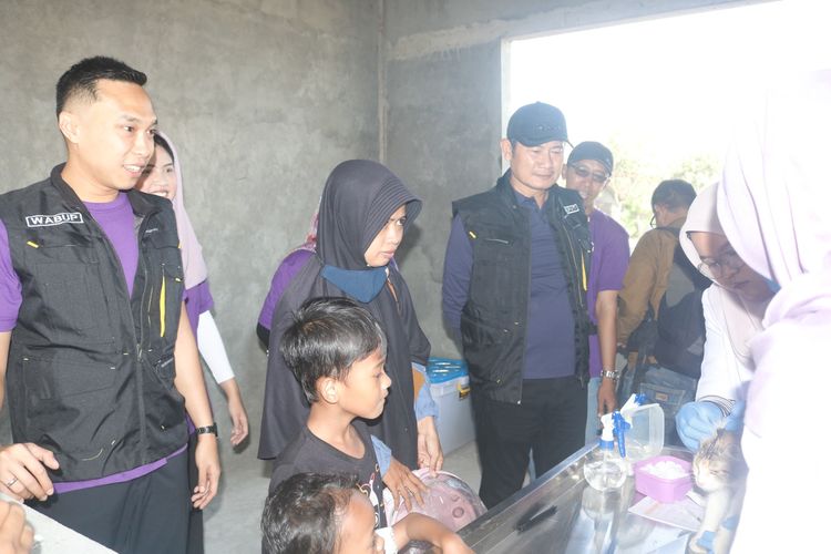 Salah satu pelaksanaan kegiatan Posyandu Kucing yang diinisiasi oleh Dinas Peternakan dan Kesehatan Hewan (Disnakeswan) Kabupaten Lamongan, Jawa Timur.