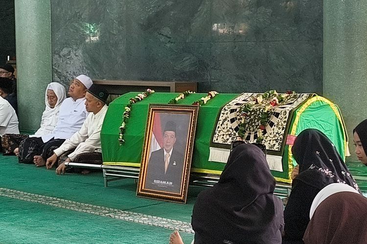 Jenazah Ketua DPRD Kota Tangerang Rusdi Alam Dishalatkan di Masjid Al A'zhom