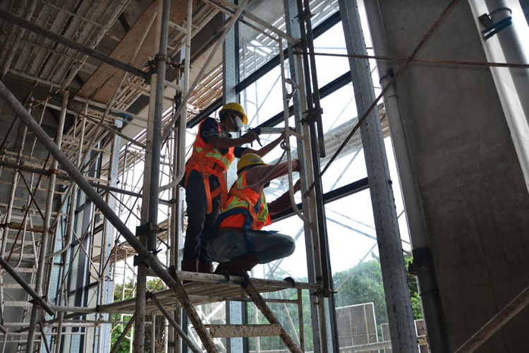 Apartemen Aerium di Permata Buana, Jakarta Barat, terus berlanjut konstruksinya.
