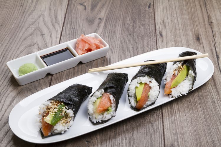 Ilustrasi temaki sushi.
