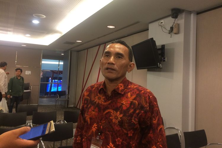 Dirut PT Hanson Internasional, Rony Agung Suseno saat menjelaskan masalah terkait pinjaman individual di Bursa Efek Indonesia, Jumat (8/11/2019)