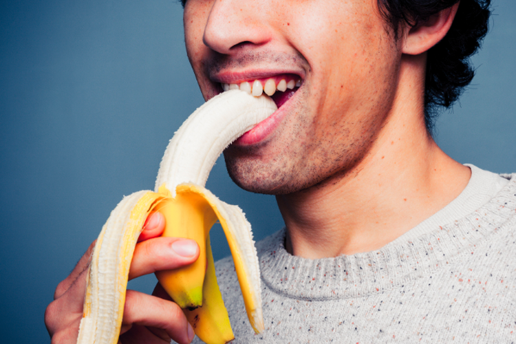 Makan buah pisang untuk penderita diabetes belum tentu buruk, meski buah pisang mengandung karbohidrat dengan indeks glikemiknya berkisar 42 hingga 62.