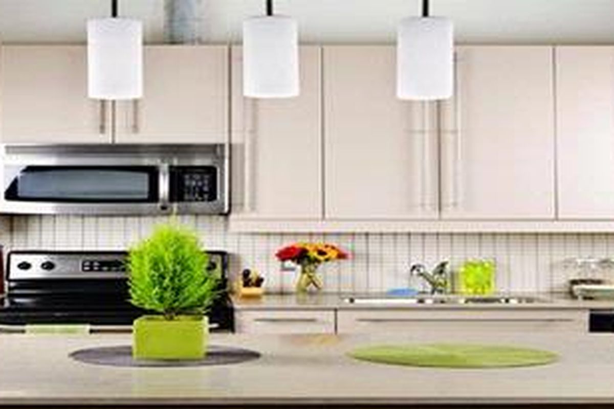 Bersihkan semua perabot dan pakaian kotor sebelum mudik. Hal ini untuk menghindari tumbuhnya jamur dan datangnya binatang-binatang yang bisa membawa penyakit.