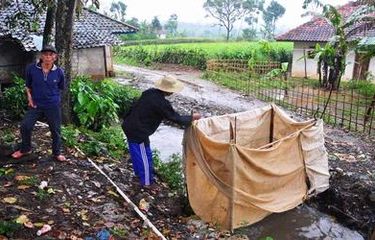 Stop Buang Air Besar Sembarangan!