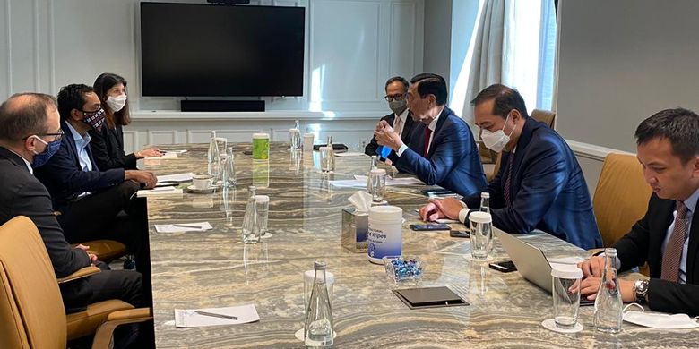 Indonesian Coordinating Maritime Affairs and Investment Minister Luhut Binsar Pandjaitan (3rd-right) meets with US high-ranking officials, including politicians from both Democratic and Republican parties in Washington DC on Tuesday, November 17. 