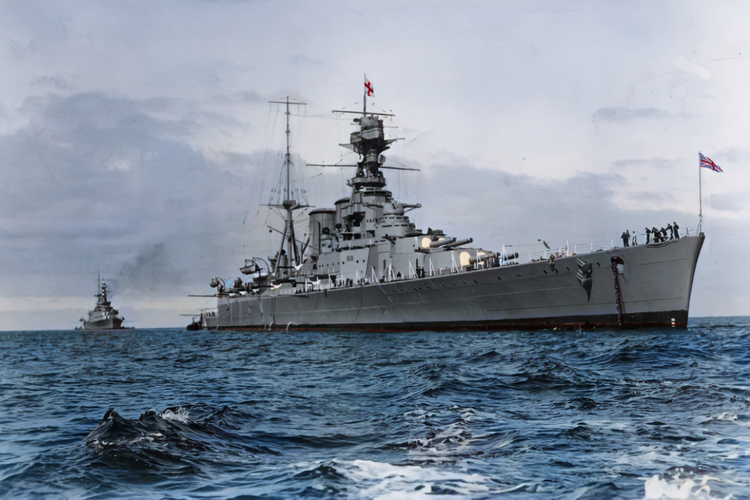 HMS Hood adalah kapal perang penjelajah milik Angkatan Laut Kerajaan Inggris yang beroperasi dari tahun 1920 hingga tenggelam pada 1941.