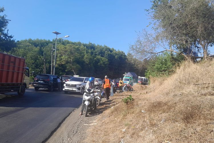 Jalur Pantura Tampora Situbondo Berlakukan Buka Tutup hingga 30 Agustus, Ini Penyebabnya