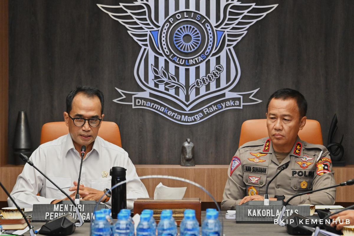 Menteri Perhubungan Budi Karya Sumadi melakukan rapat koordinasi dengan Kepala Korlantas Polri Irjen Pol. Aan Suhanan