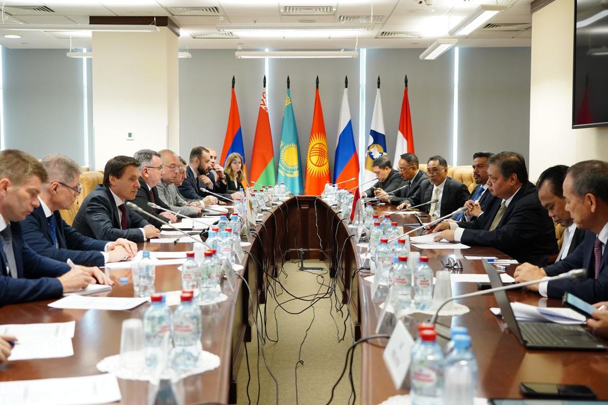Menteri Koordinator (Menko) Bidang Perekonomian Airlangg Hartarto melaksanakan pertemuan bilateral dengan menteri, ketua parlemen, dan CEO berbagai perusahaan terkemuka di Rusia pada 10-12 Juni 2024