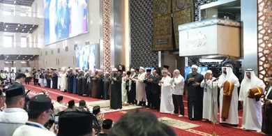 Imam Besar Dunia Shalat Jumat di Masjid Istiqlal, Doakan Persatuan Umat dan Kembalinya Masjid Al Aqsa