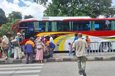 Alasan Kenapa Penumpang Bus Harus Turun Pakai Kaki Kiri Lebih Dulu