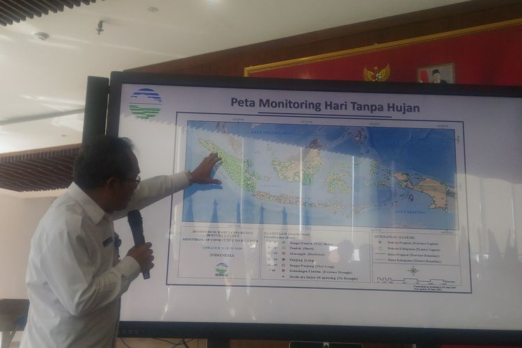 Kepala Pusat Informasi Perubahan Iklim BMKG, Dodo Gunawan dalam konferensi pers di Badan Nasional Penanggulangan Bencana (BNPB), Jakarta Timur, Jumat (28/6/2019).  