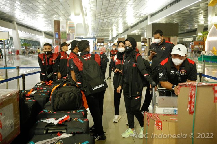 Atlet Pencak Silat untuk SEA Games 2021 berangkat ke Vietnam pada Sabtu (7/5/2022).