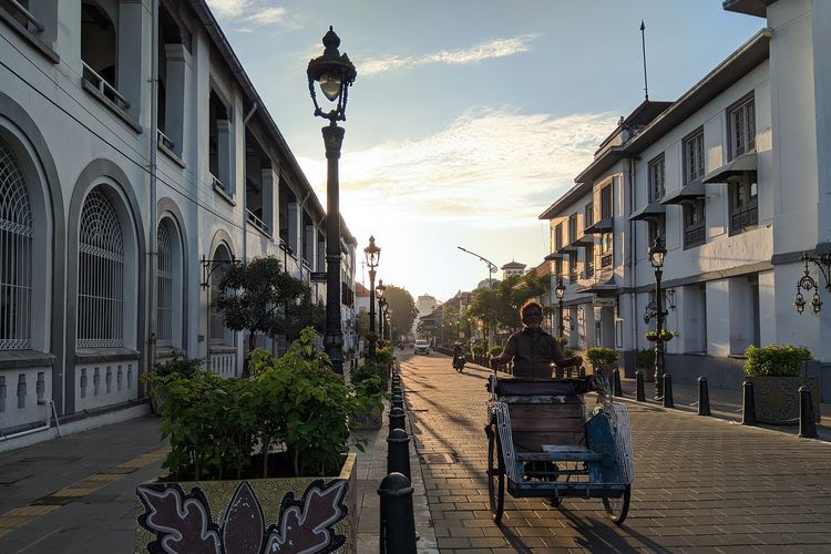 Kawasan Kota Lama, salah satu tempat wisata di Semarang yang bisa dikunjungi malam hari.