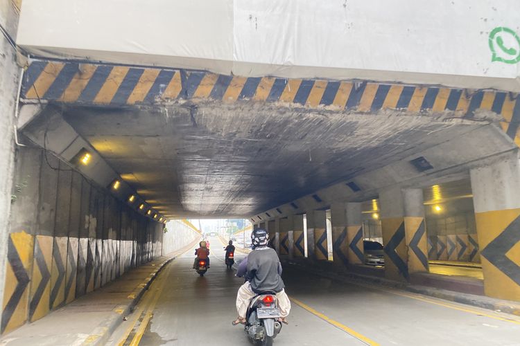 Tembok Underpass Tanah Abang Rusak Usai Tiga Bus Tersangkut