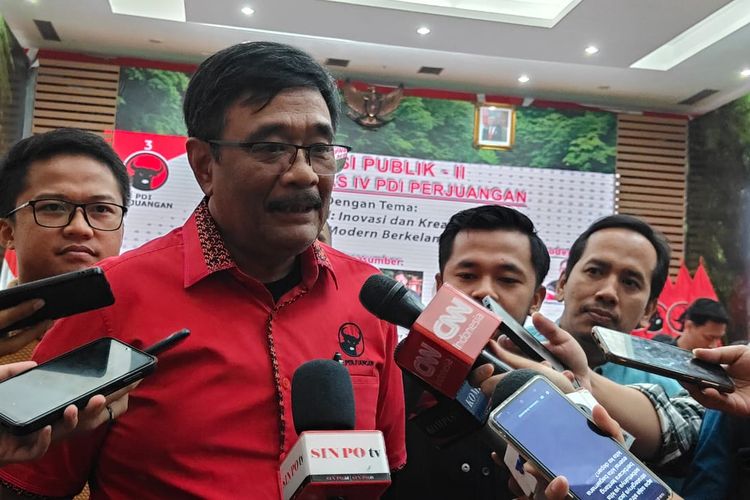 Ketua DPP PDI-P Bidang Ideologi dan Kaderisasi Djarot Saiful Hidayat ditemui di Kantor DPP PDI-P, Menteng, Jakarta Pusat, Kamis (21/9/2023).