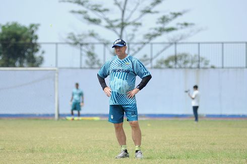 Pelatih Persib Bandung: Lupakan Saja Liga 1 Musim 2020