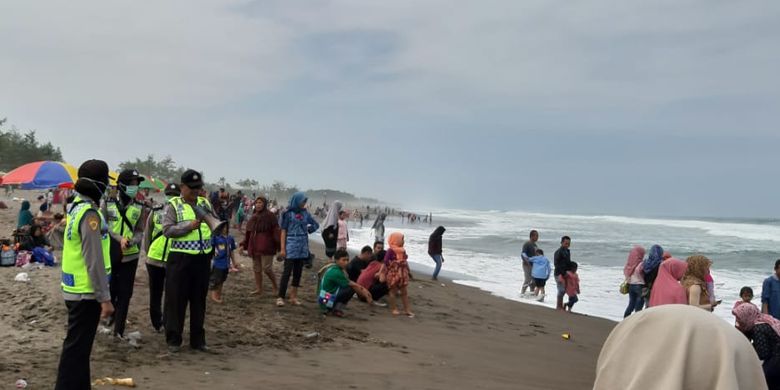 Waspada Gelombang Tinggi Di Pantai Selatan Kebumen