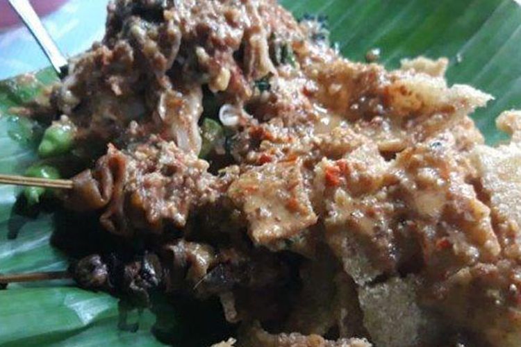 Pecel Mbok Sador di Kota Semarang, Jawa Tengah.