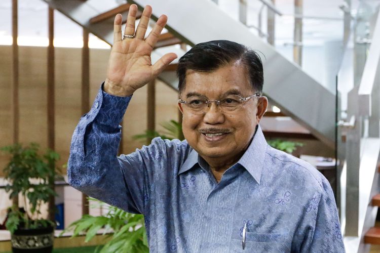 Wakil Presiden ke-10 dan ke-12 RI, Jusuf Kalla saat mengunjungi kantor redaksi Kompas di Menara Kompas, Jakarta, Senin (21/10/2019).