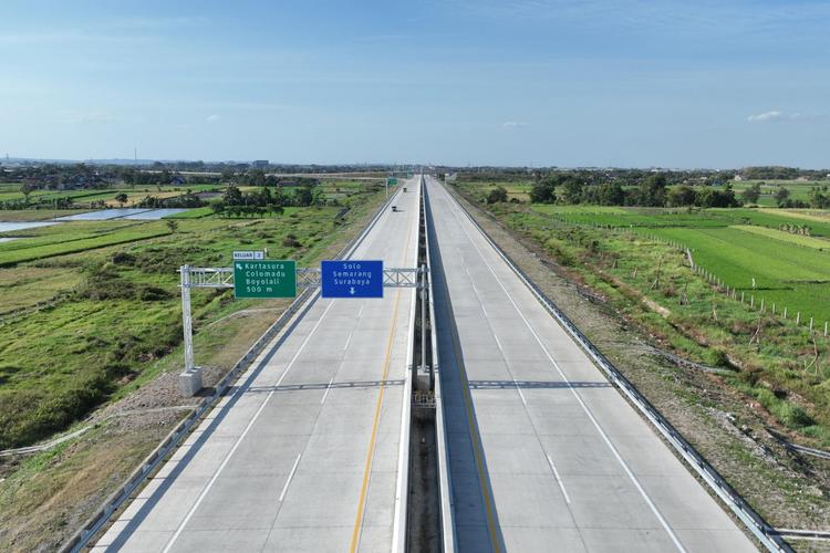 Jalan Tol Solo-Jogja. Jalan tol Solo-Jogja segmen Klaten-Prambanan akan dibuka fungsional pada libur Nataru 2024/2025.