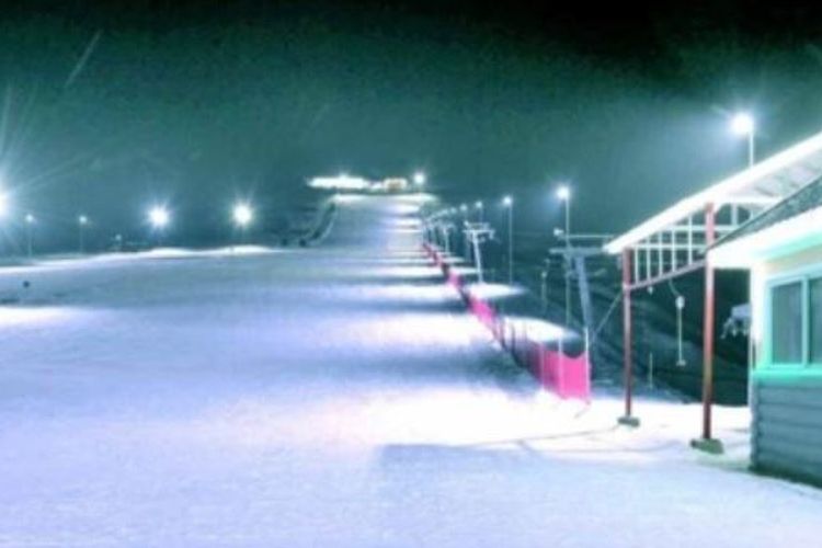 Resor ski terbaru di Korea Utara, di Kanggye, provinsi Jagang. (Yonhap) 
