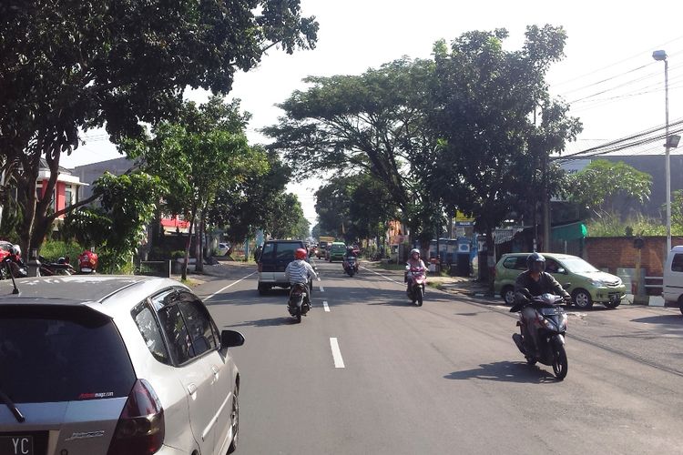 Kondisi ruas jalan Raya Bandung di jalur lintas selatan Cianjur, Jawa Barat, Sabtu (25/05/2019) pagi tampak lengang, namun pada musim mudik dan balik lebaran tahun ini diprediksi akan terjadi peningkatan volume yang drastis imbas dari one way ruas tol Trans Jawa 