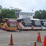 Bus Antarkota Kini Hening Tanpa Musik, Penumpang Pilih Dengar 