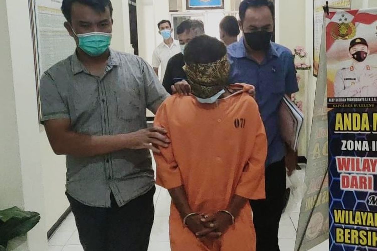 Polisi menahan DPB (45) ayah yang tega memerkosa anak kandungnya sendiri yang masih berusia 15 tahun, pada Jumat (8/4/2022).