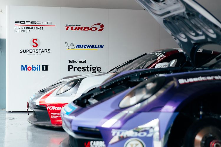 Oli Mobil1 dukung ajang balap Porsche Sprint Challenge Indonesia 2025.