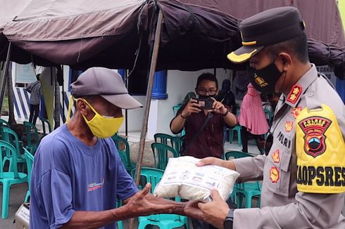 Pelanggar Prokes yang Terjaring Operasi Zebra Candi di Pemalang Diberi Sembako