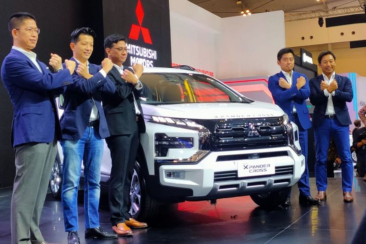 New Xpander Cross resmi melantai pada ajang GIIAS 2022. 

