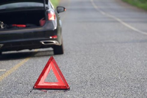 Bahaya Ganti Ban Kempis di Bahu Jalan Tol, Perhatikan Prosedurnya