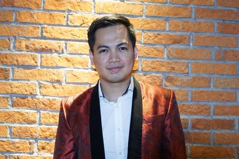 Di Rumah Saja, Tommy Kurniawan Cuci Piring hingga Ngepel Lantai