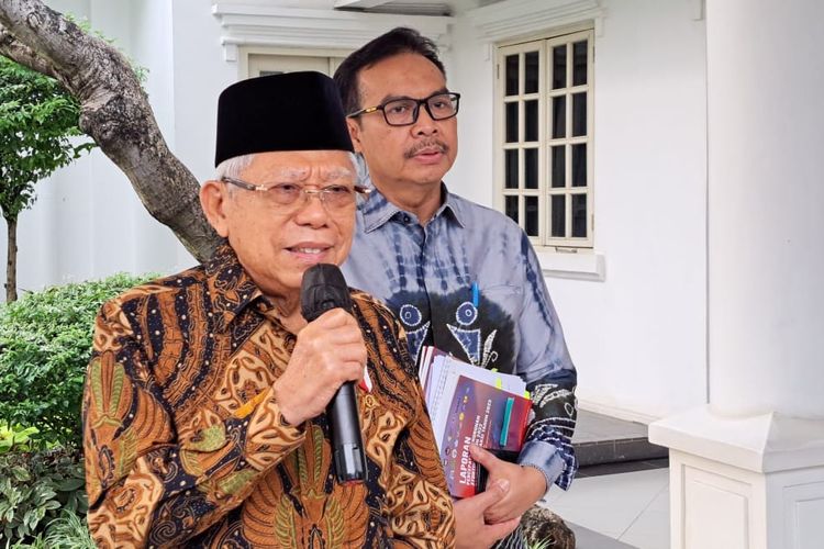 Wakil Presiden Ma'ruf Amin memberikan keterangan pers di Istana Wakil Presiden, Jakarta, Kamis (25/5/2023).