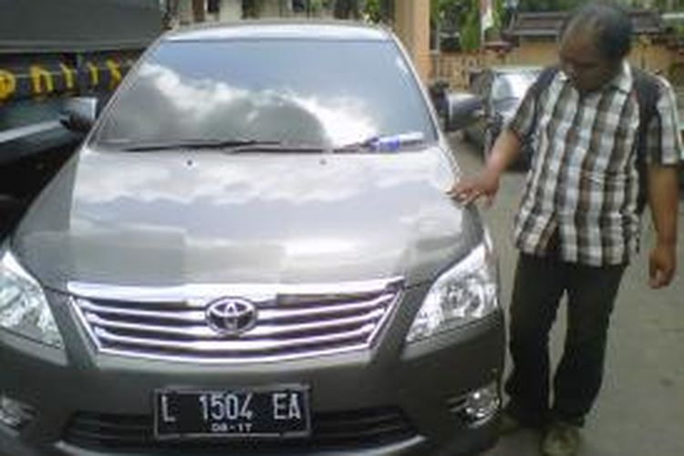 Mobil korban pembunuhan sadis, diamankan di Mapolres Jember, Jawa Timur, Kamis (26/9/13)