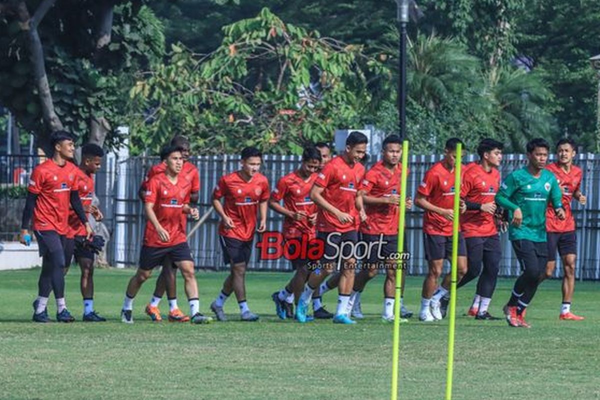 Suasana latihan timnas U24 Indonesia di Lapangan A, Senayan, Jumat (15/9/2023). Artikel ini berisi siaran langsung dan link streaming timnas Indonesia vs Kirgistan.