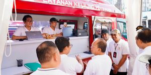 Gubernur Bali Wayan Koster dalam acara Bazar Pelayanan Publik 2026 yang diselenggarakan oleh Kejaksaan Tinggi (Kejati) Bali di Shelter Kebencanaan Baruna, Pantai Kuta, Sabtu (4/7/2026).
