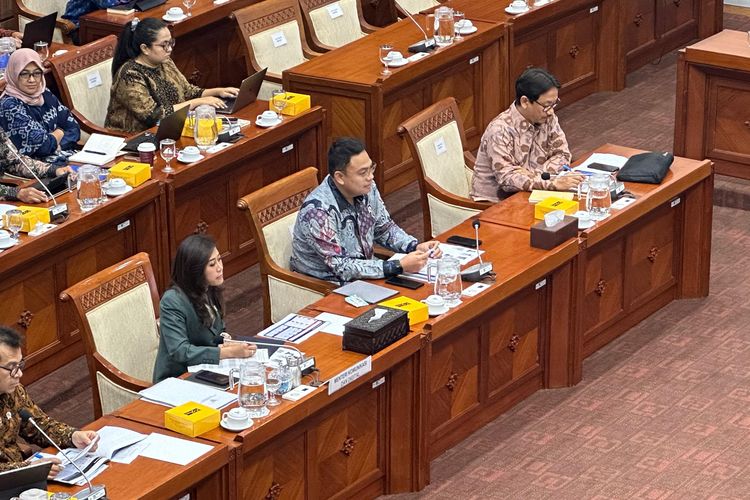 Menkomdigi Meutya Hafid saat rapat kerja bersama Komisi I DPR RI, Selasa (5/11/2024).