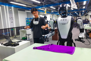 Di Sekolah Robot China, 100 Humanoid Dilatih Ambil Botol hingga Lipat Pakaian